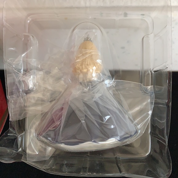 Hallmark Millennium Princess Barbie Ornament - Picture 11 of 16